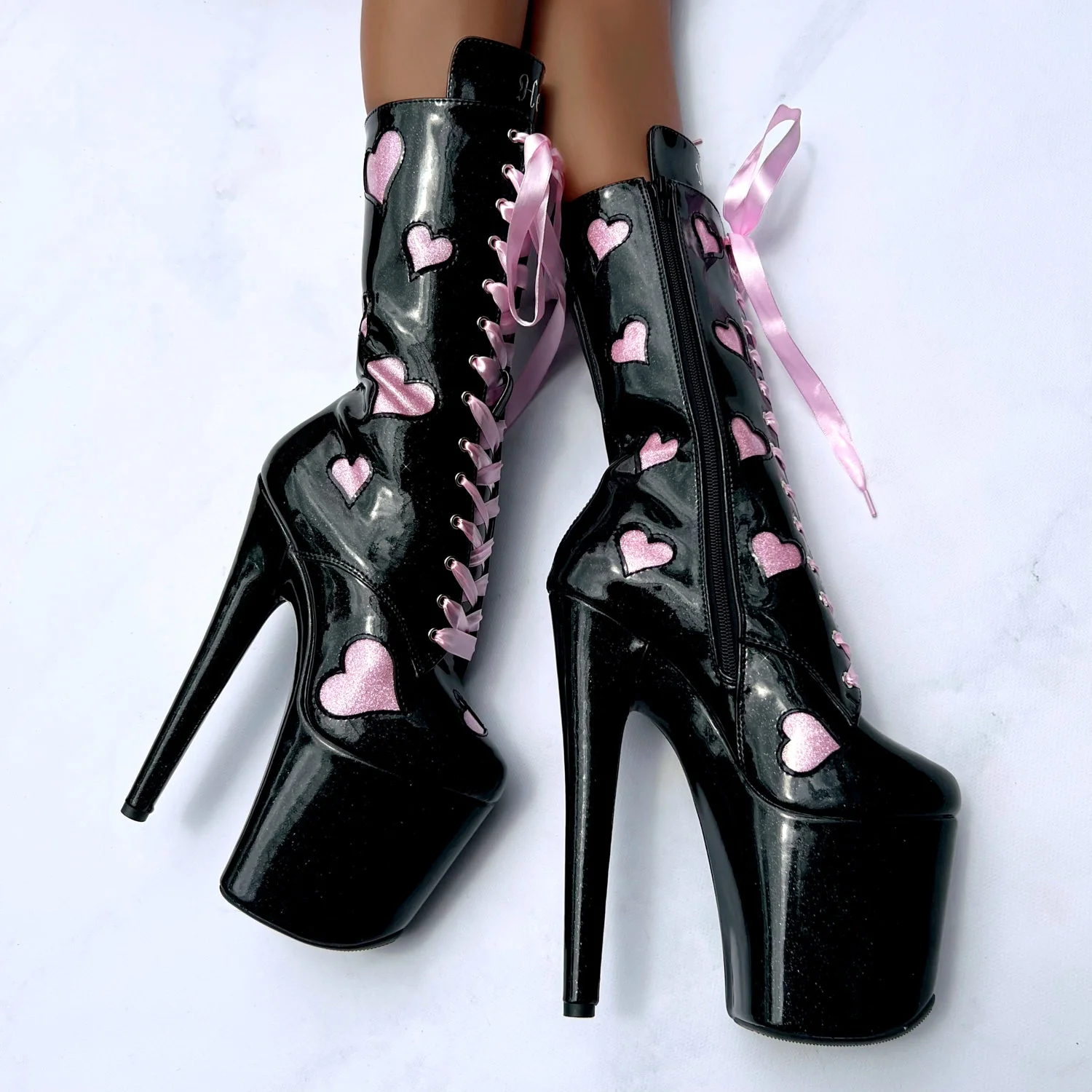 HEELS NOT ON SALE AND NO HOAH